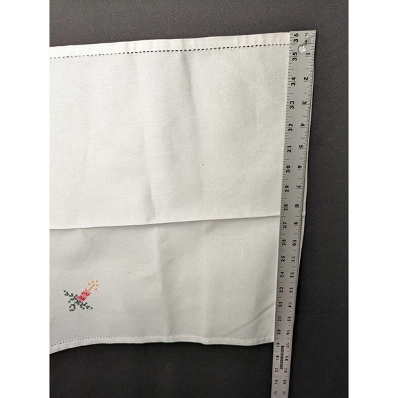 Christmas Placemat Napkins Table Cloth Candle Motif NWOT - Picture 8 of 10